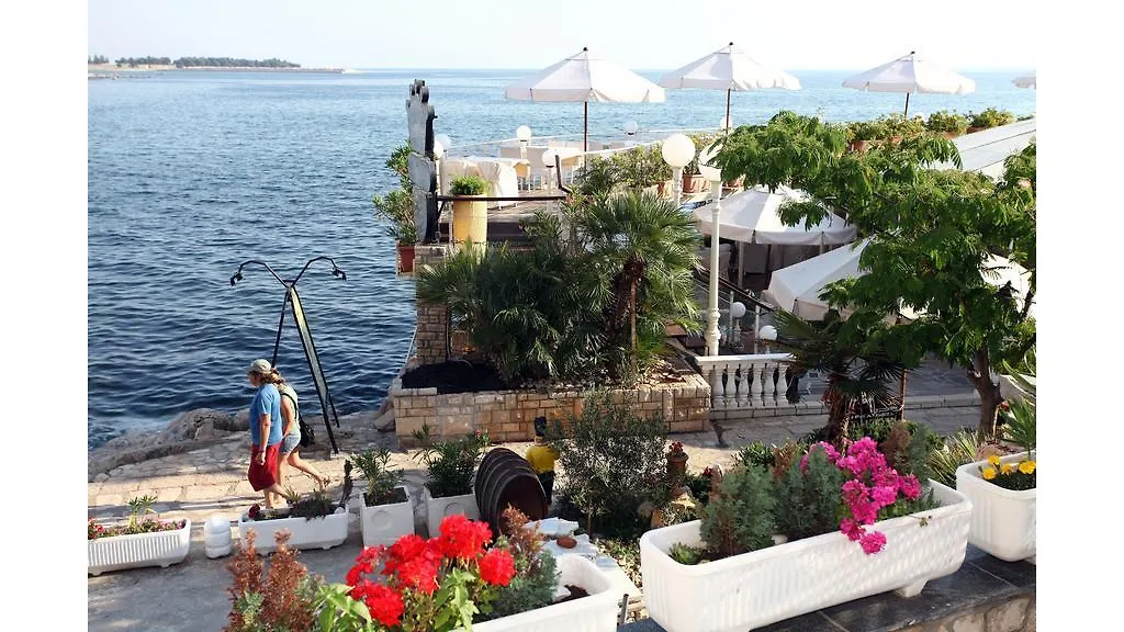 Lovely Apartment Es Umag 0*,