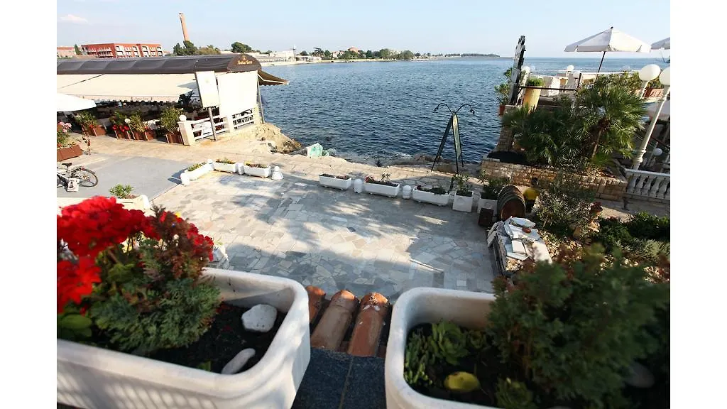 Lovely Apartment Es Umag 0*,