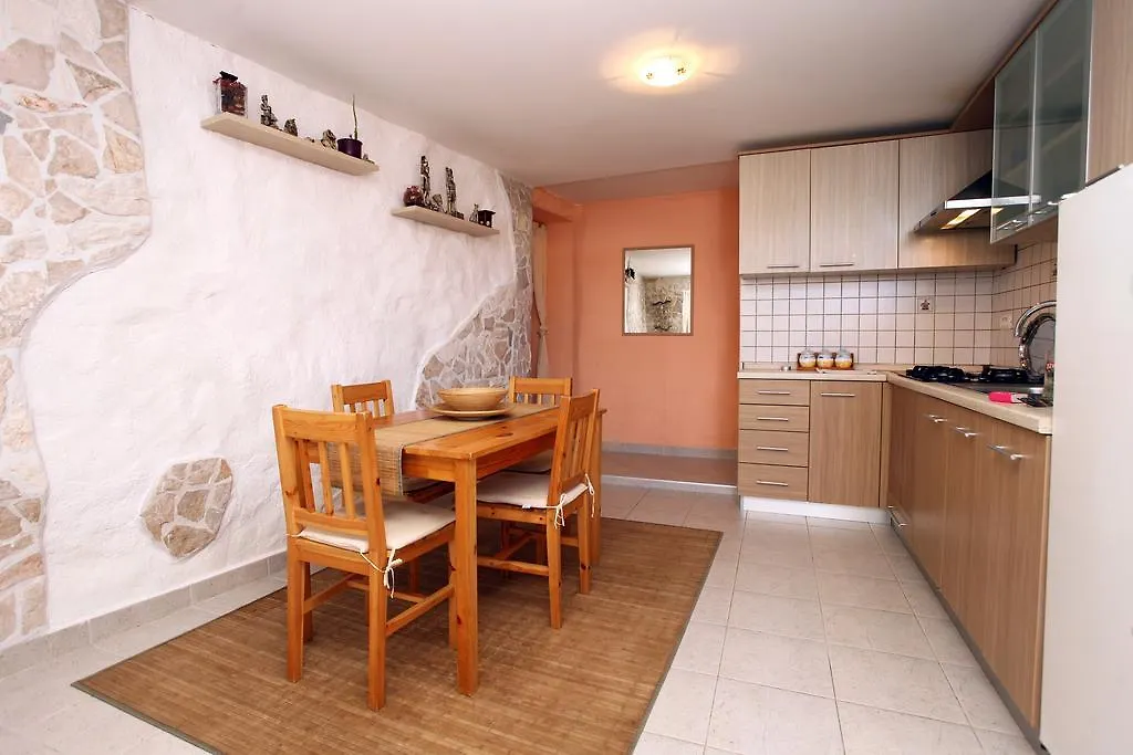 Lovely Apartment Es Umag
