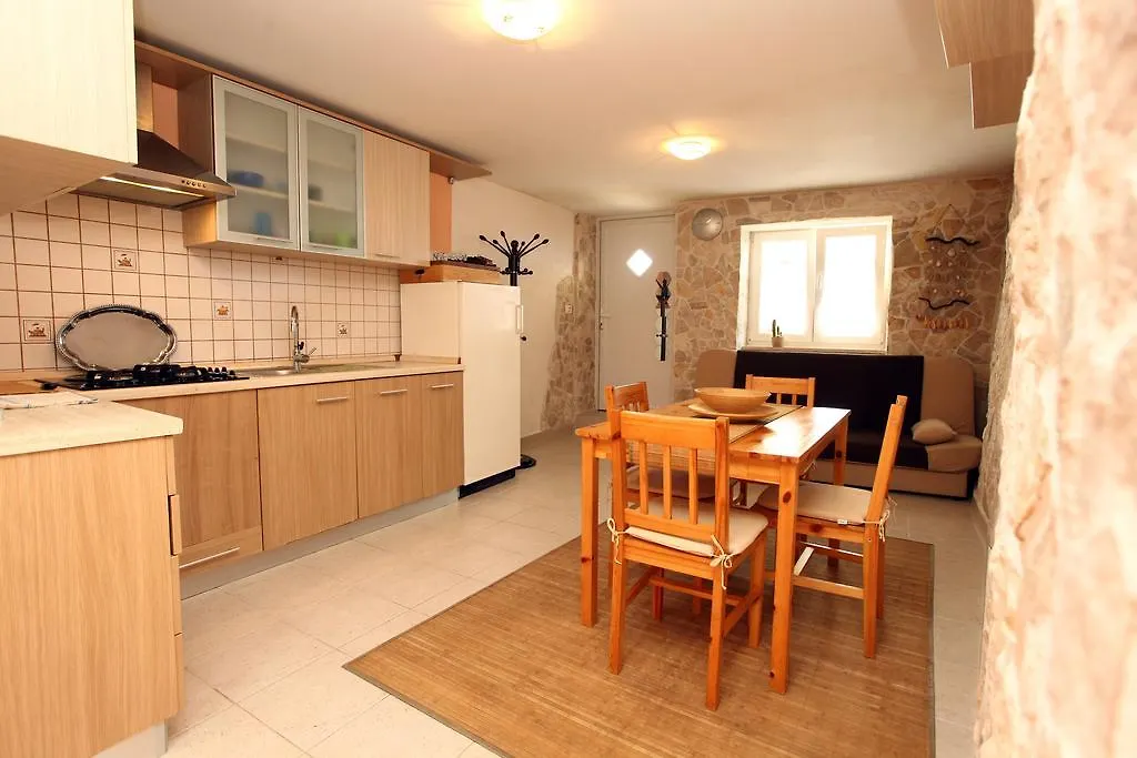 Lovely Apartment Es Umag